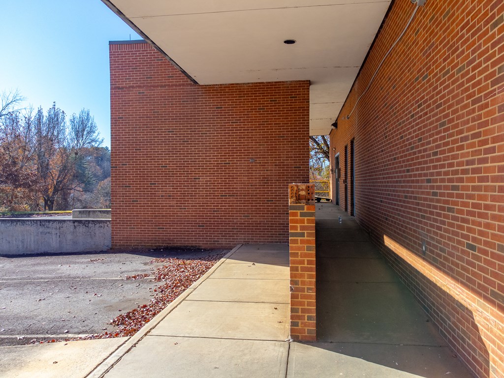 261 E. Palmer St