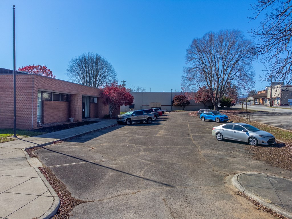 261 E. Palmer St