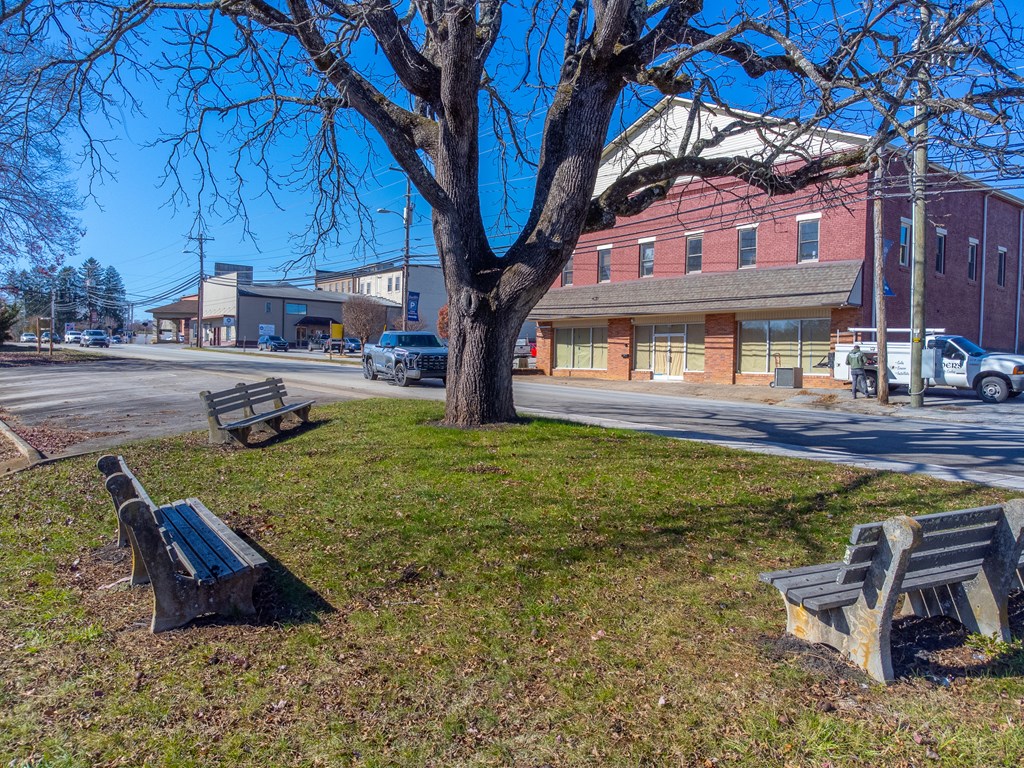 261 E. Palmer St