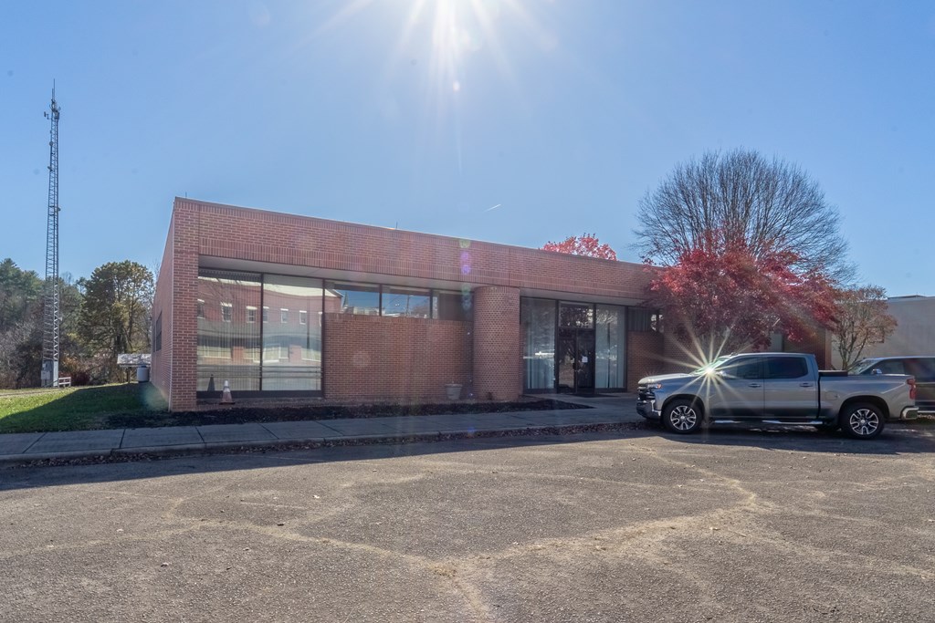 261 E. Palmer St