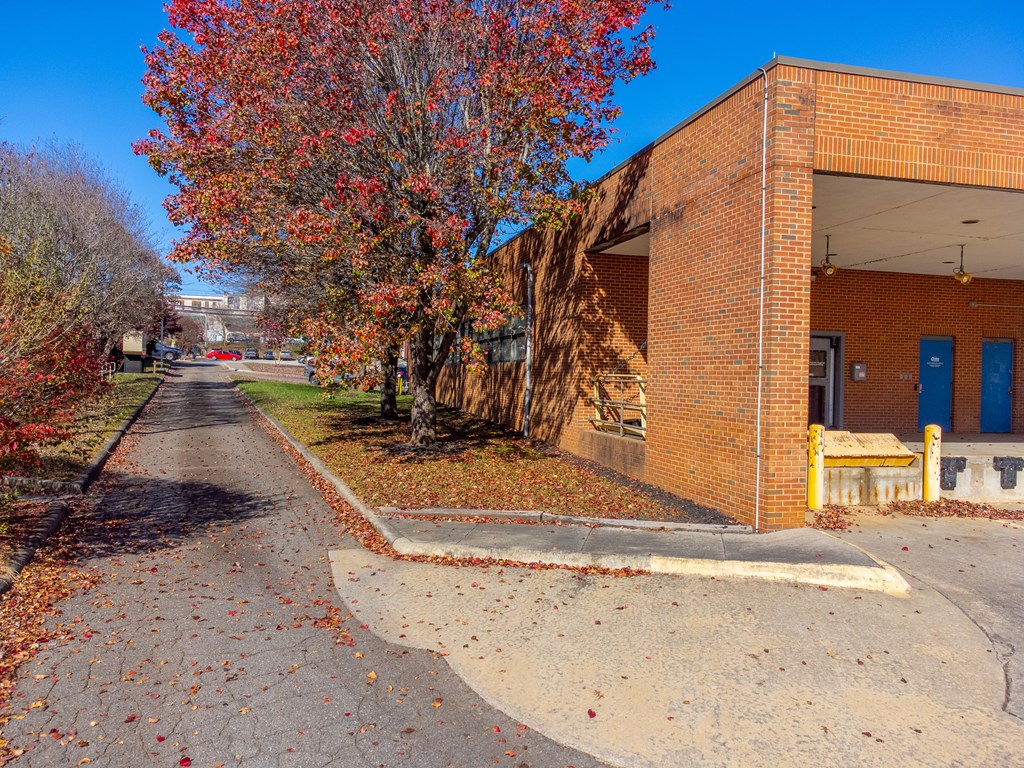 261 E. Palmer St