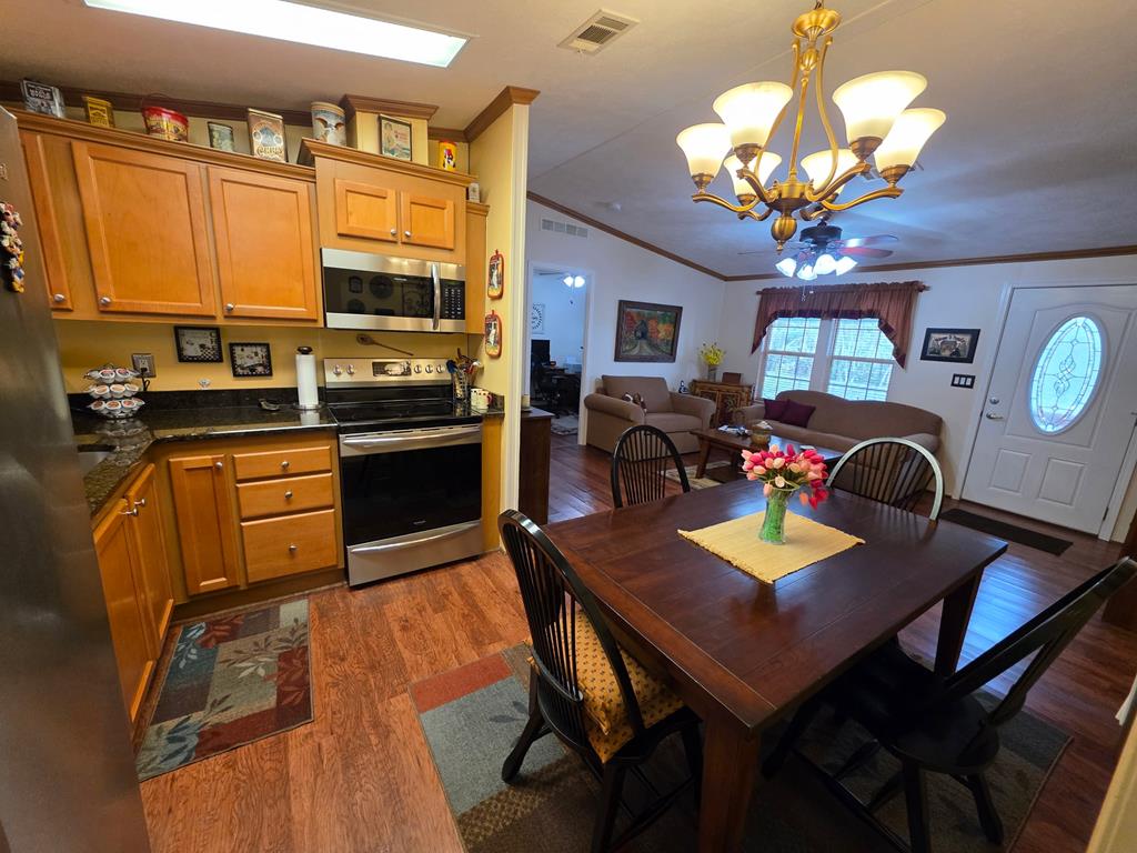 338 Country Woods