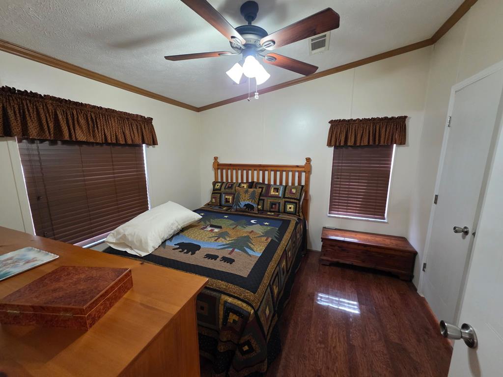 338 Country Woods