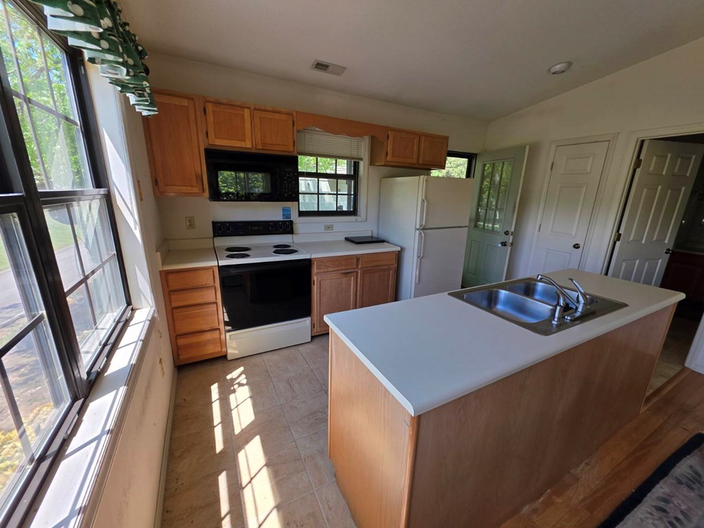 62C Mint Lake Court East