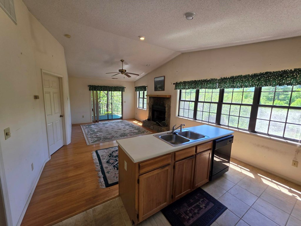 62C Mint Lake Court East
