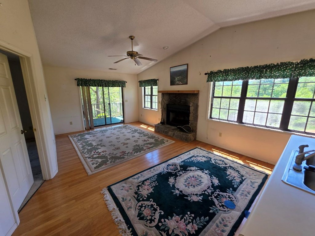 62C Mint Lake Court East