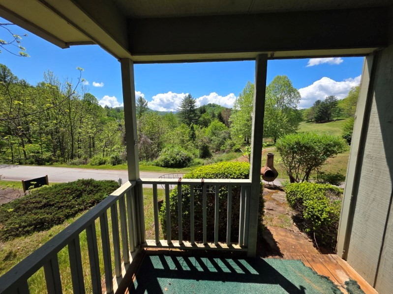62C Mint Lake Court East