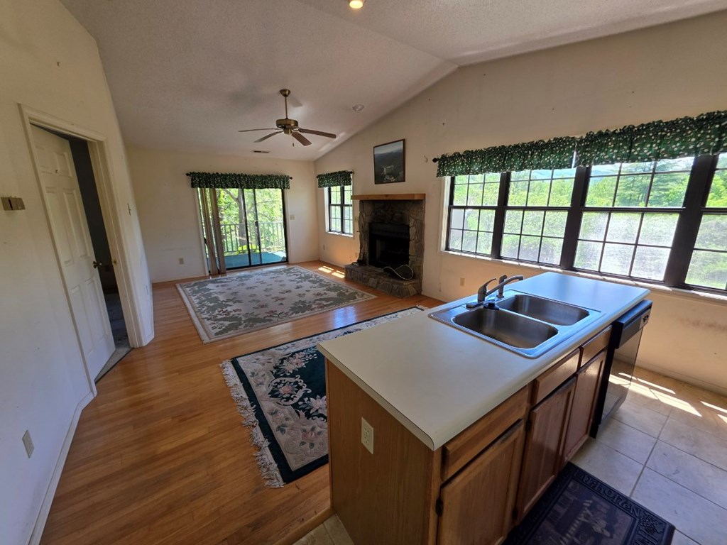 62C Mint Lake Court East