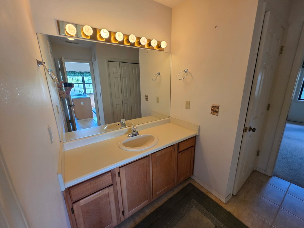 62C Mint Lake Court East