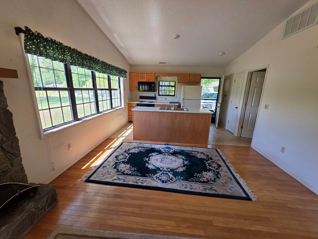 62C Mint Lake Court East