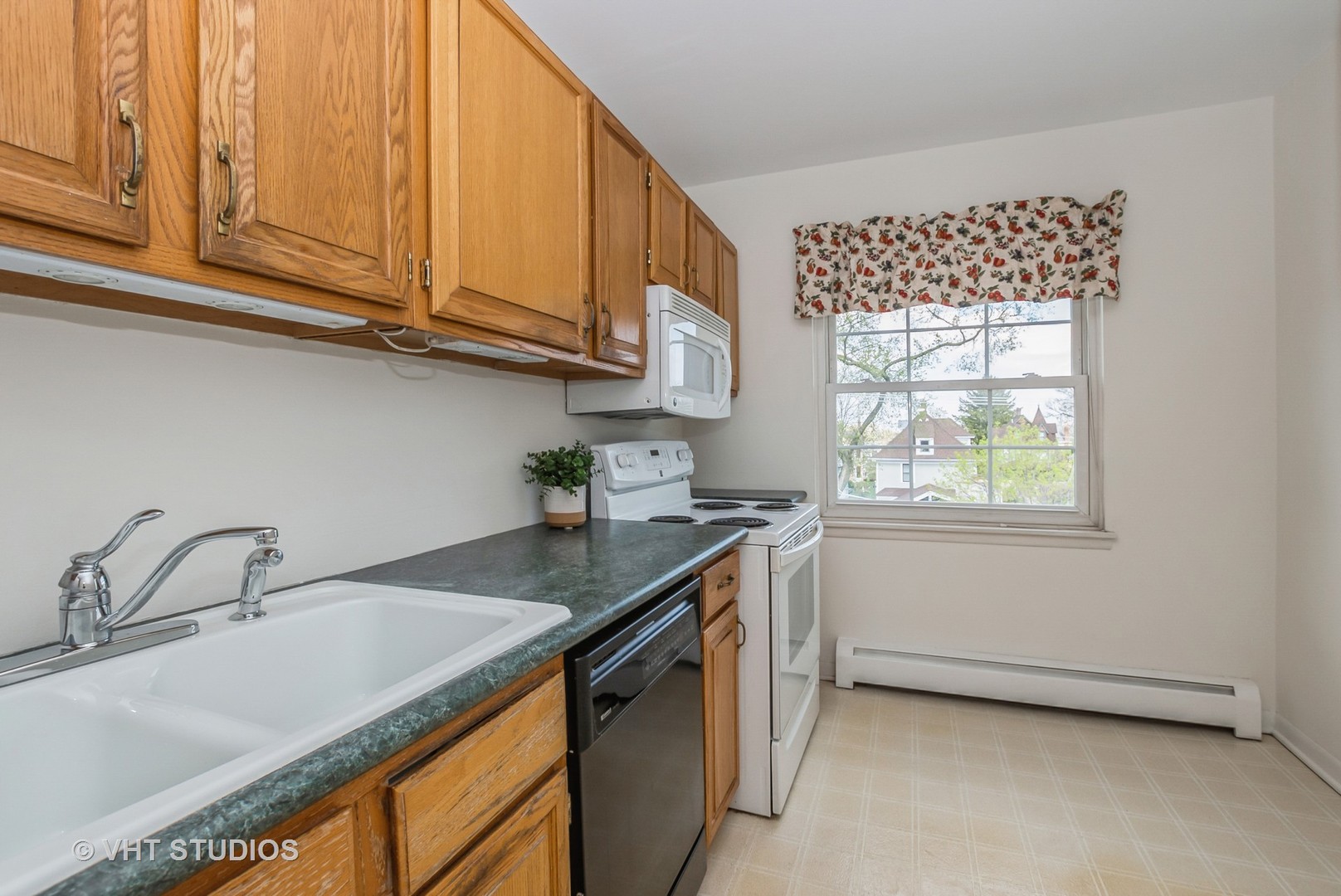 81 6th Avenue Unit: 303