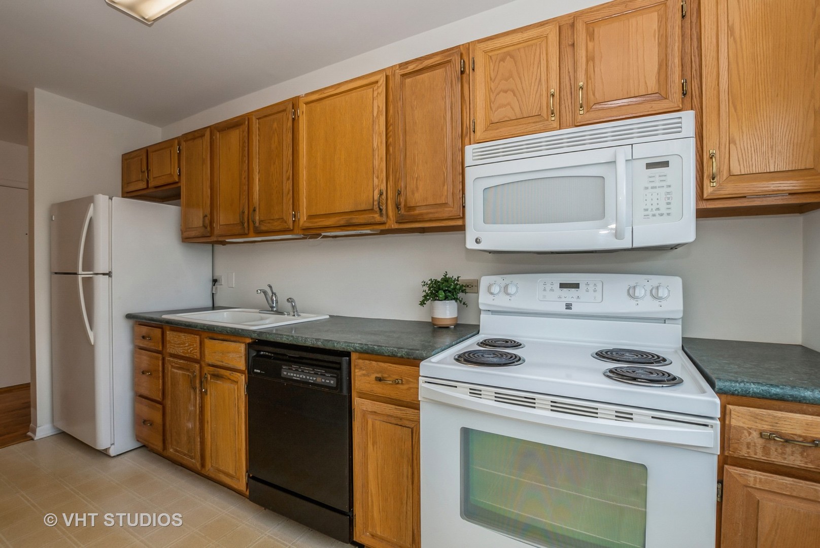 81 6th Avenue Unit: 303