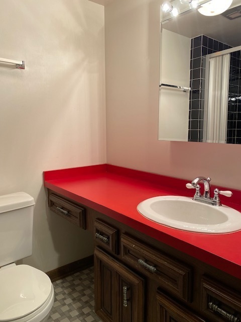 111 E Cossitt Avenue Unit: 103