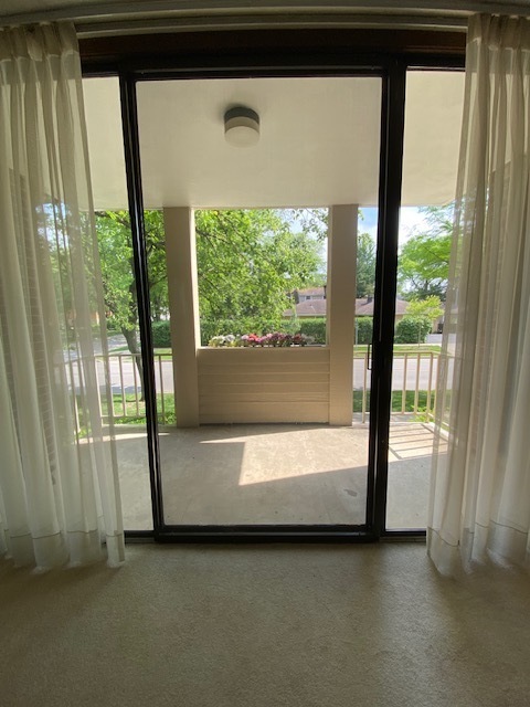 111 E Cossitt Avenue Unit: 103