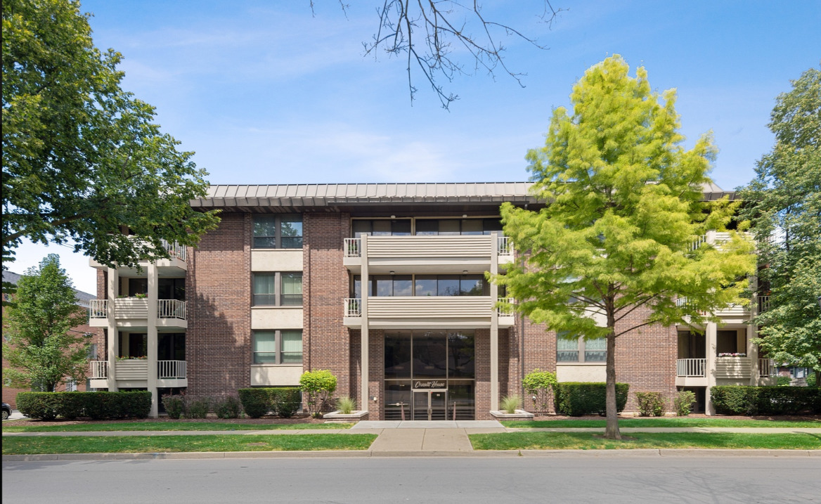 111 E Cossitt Avenue Unit: 103