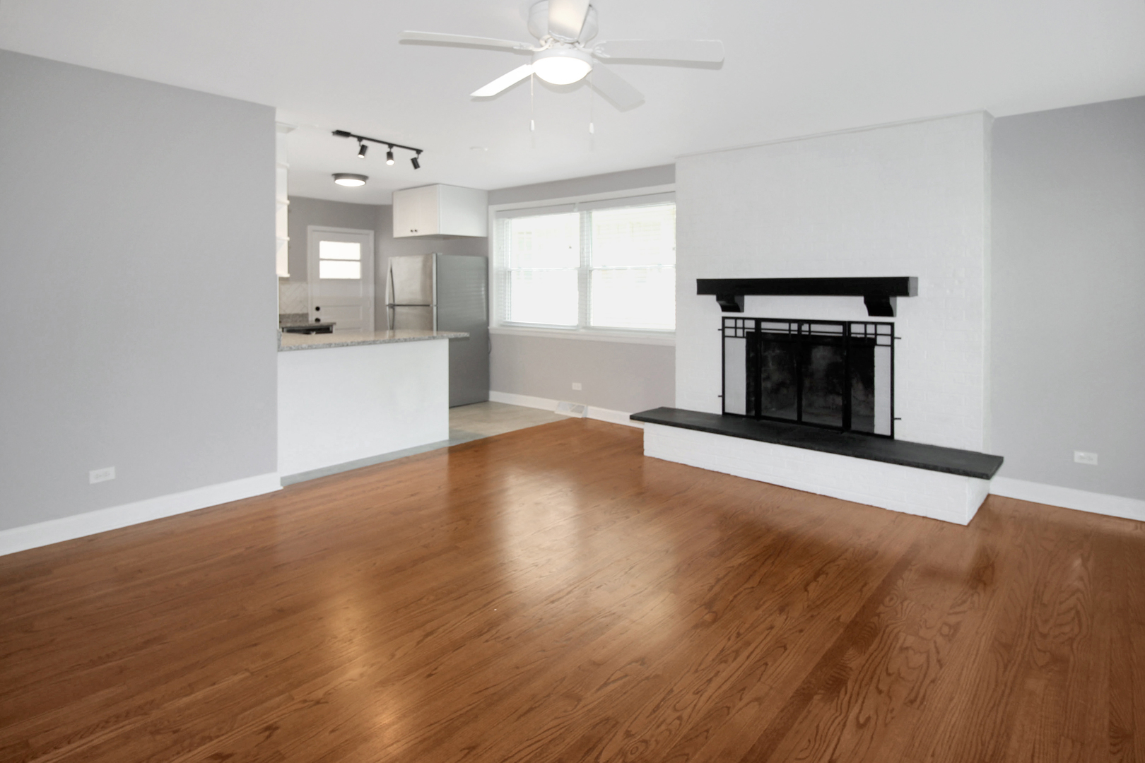 516 Crescent Street Unit: 1