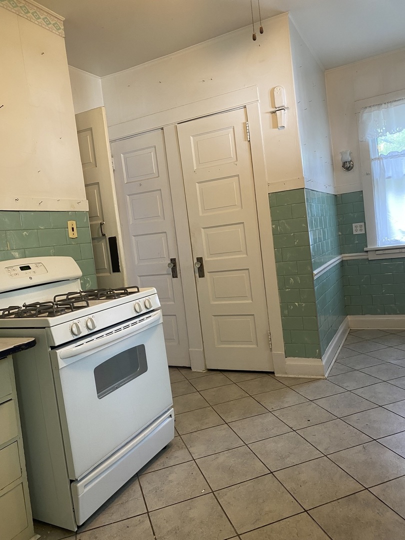 235 N Catherine Avenue