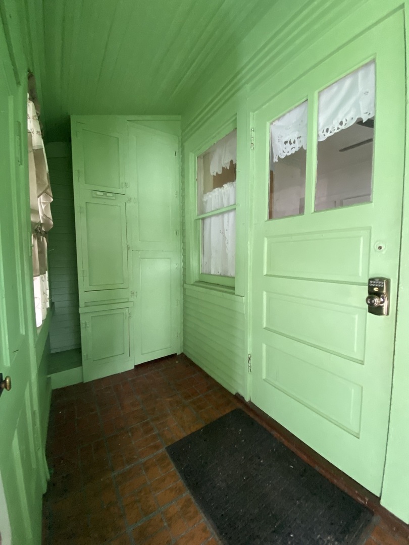 235 N Catherine Avenue