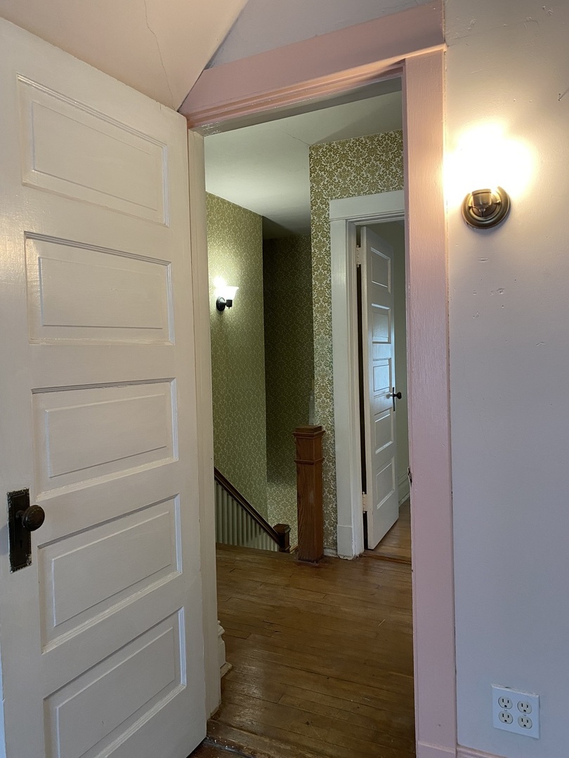 235 N Catherine Avenue
