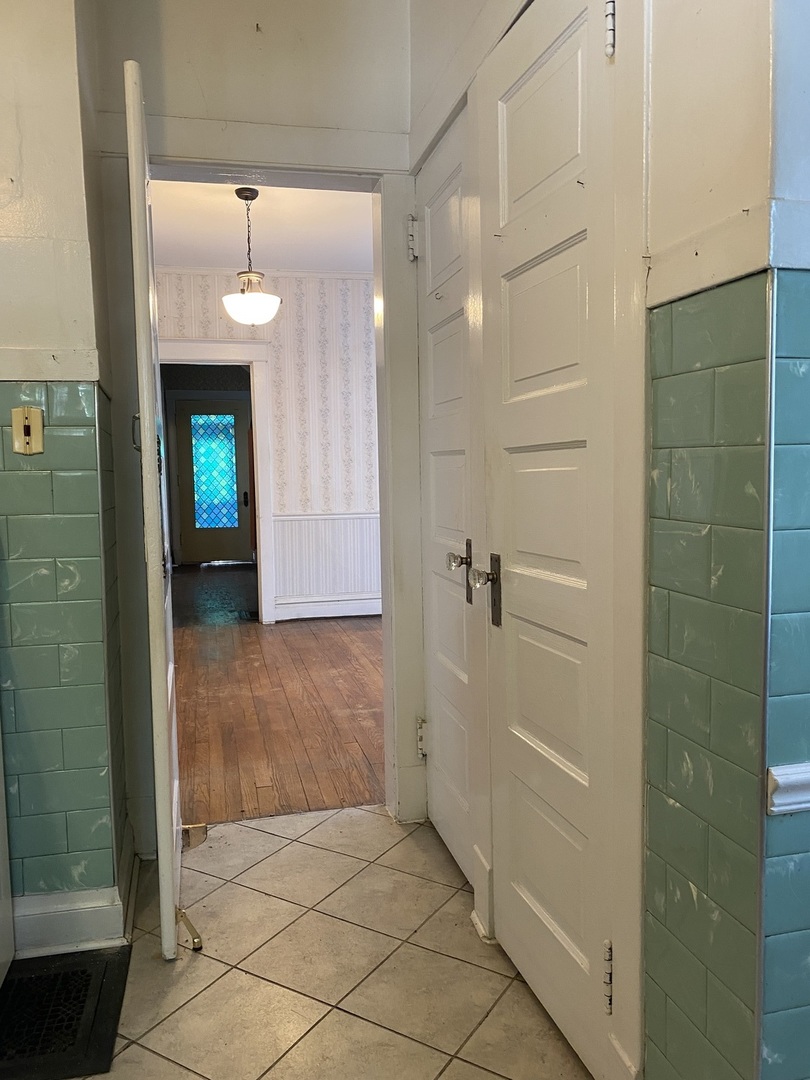 235 N Catherine Avenue