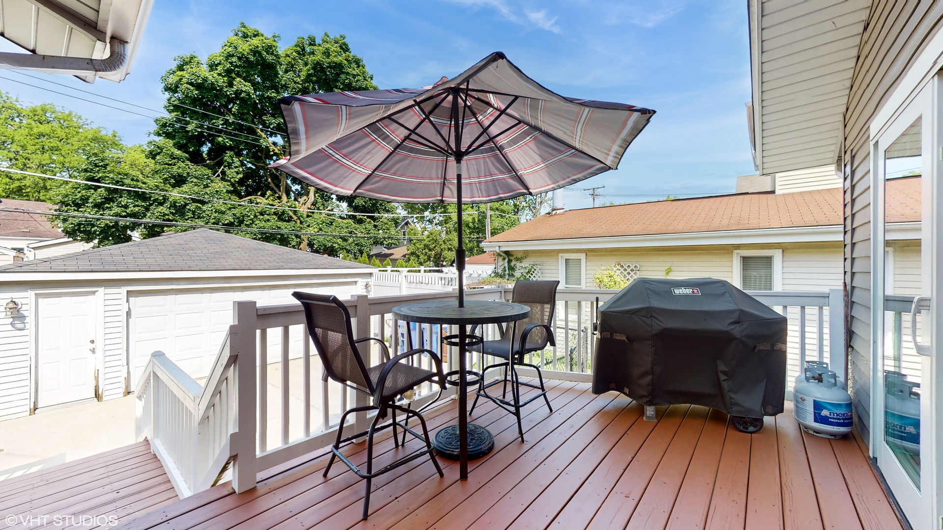 638 N ASHLAND Avenue