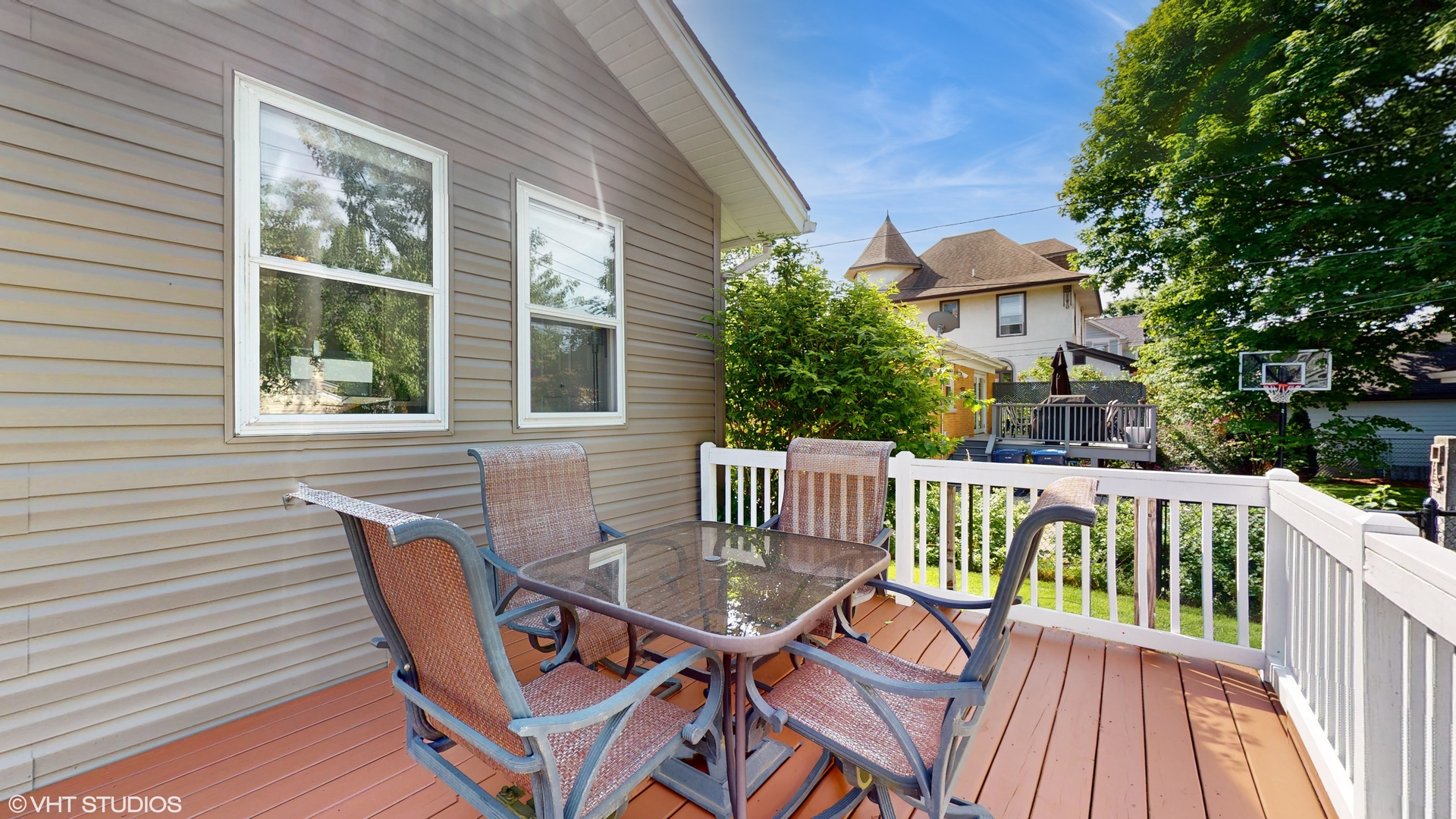 638 N ASHLAND Avenue