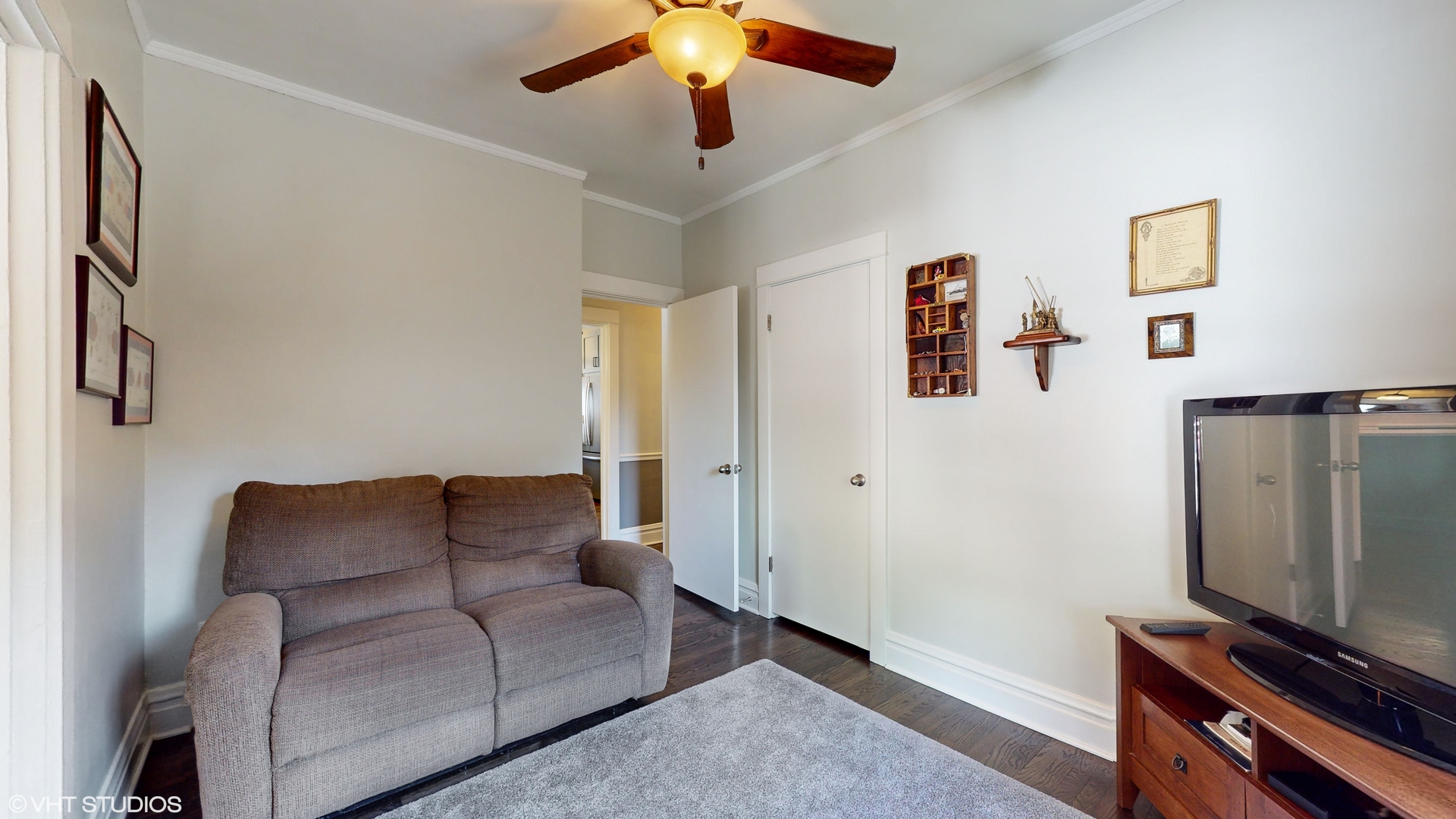638 N ASHLAND Avenue