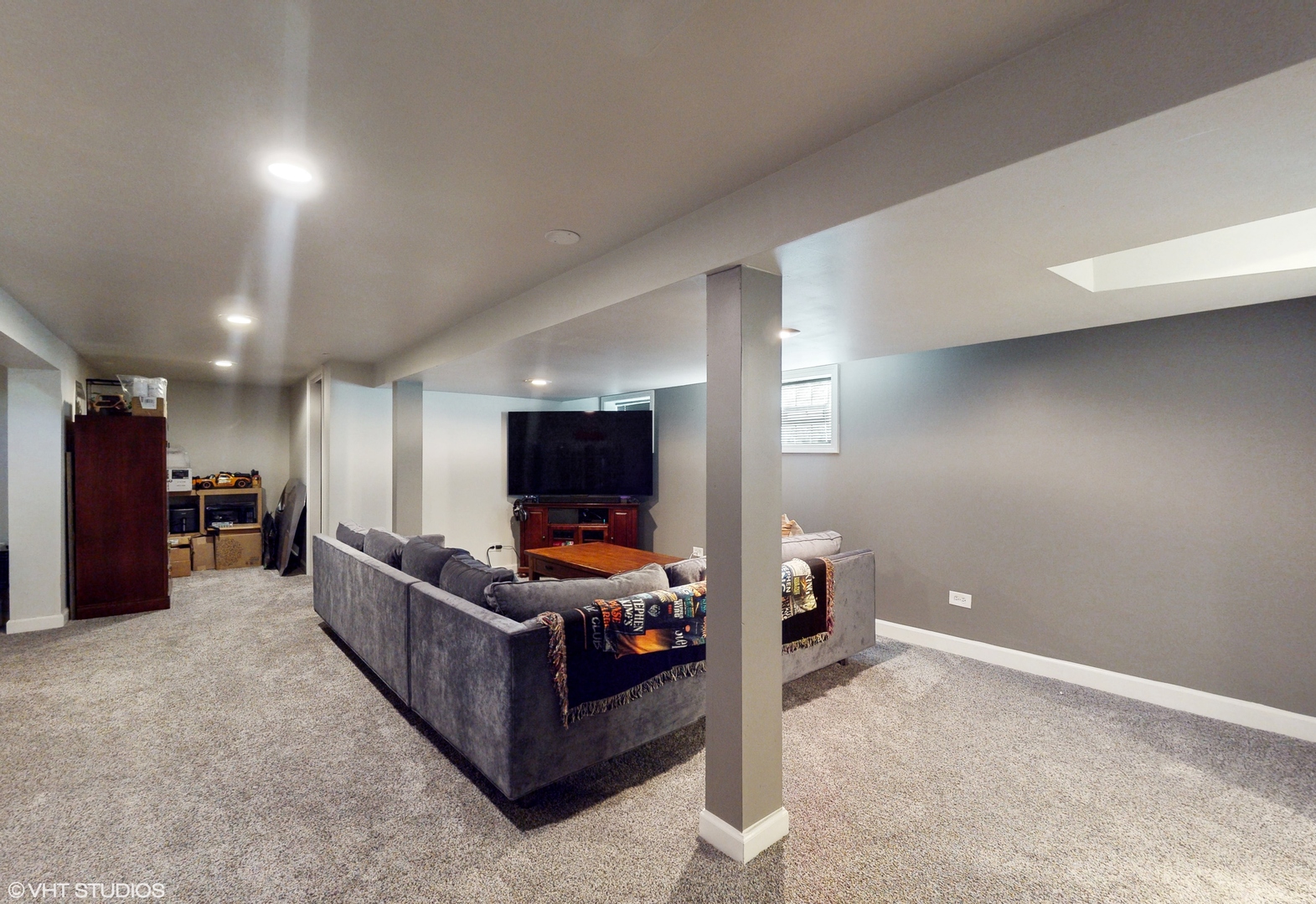 638 N ASHLAND Avenue