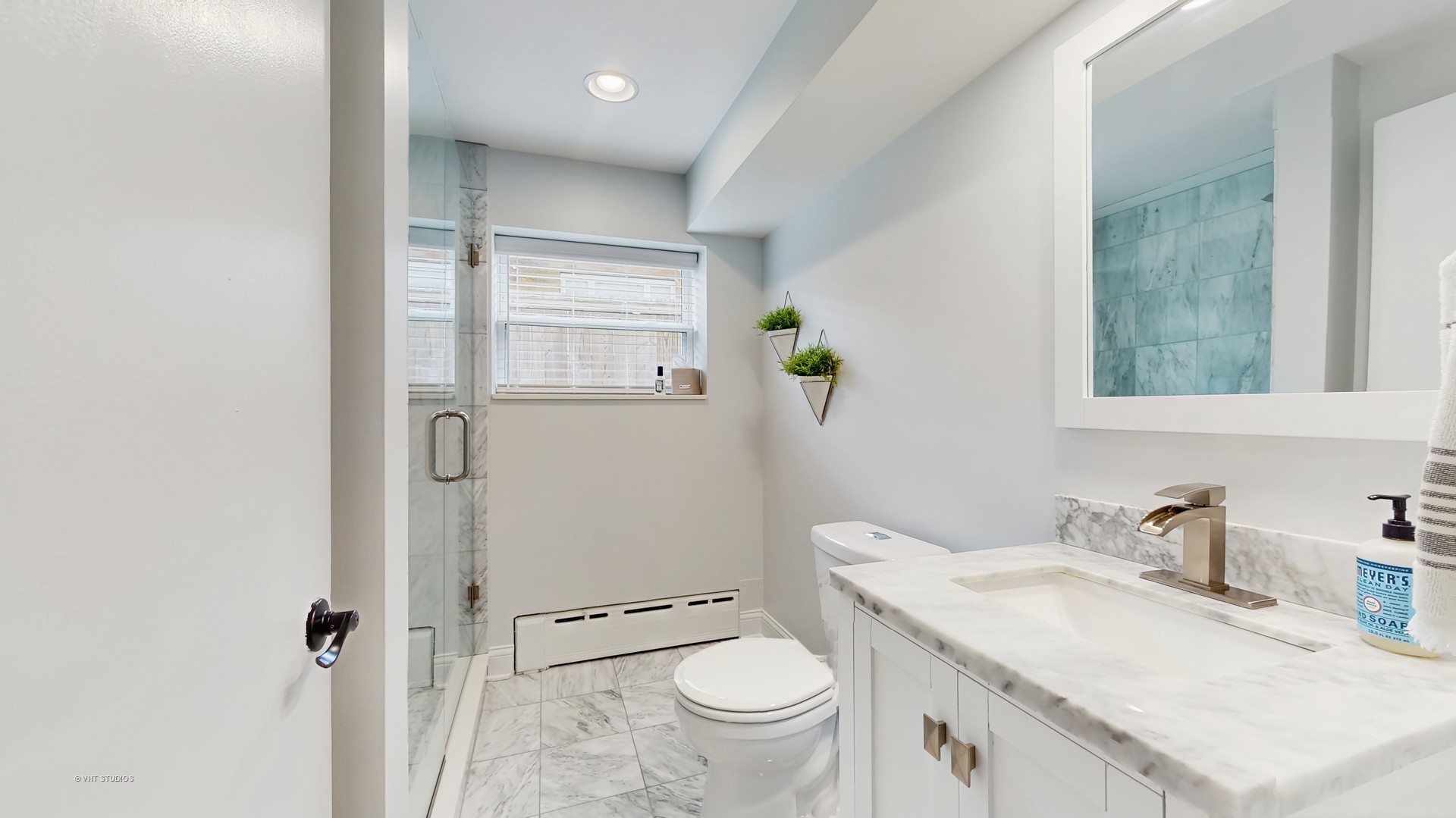 427 W Commonwealth Lane