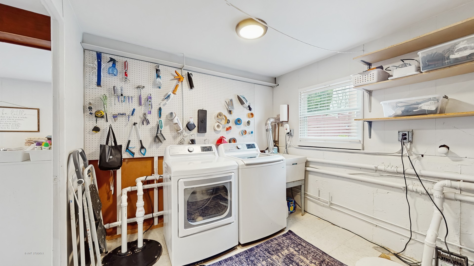 427 W Commonwealth Lane