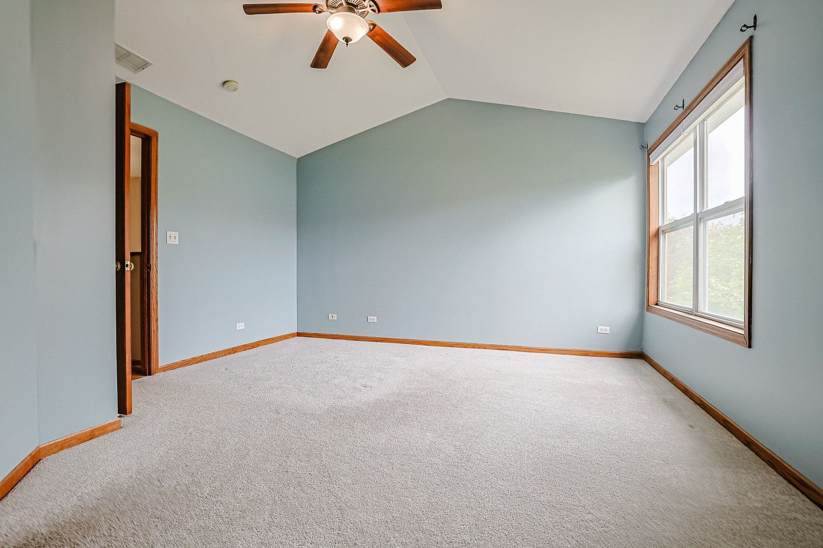 2815 POWELL Court Unit: 2815