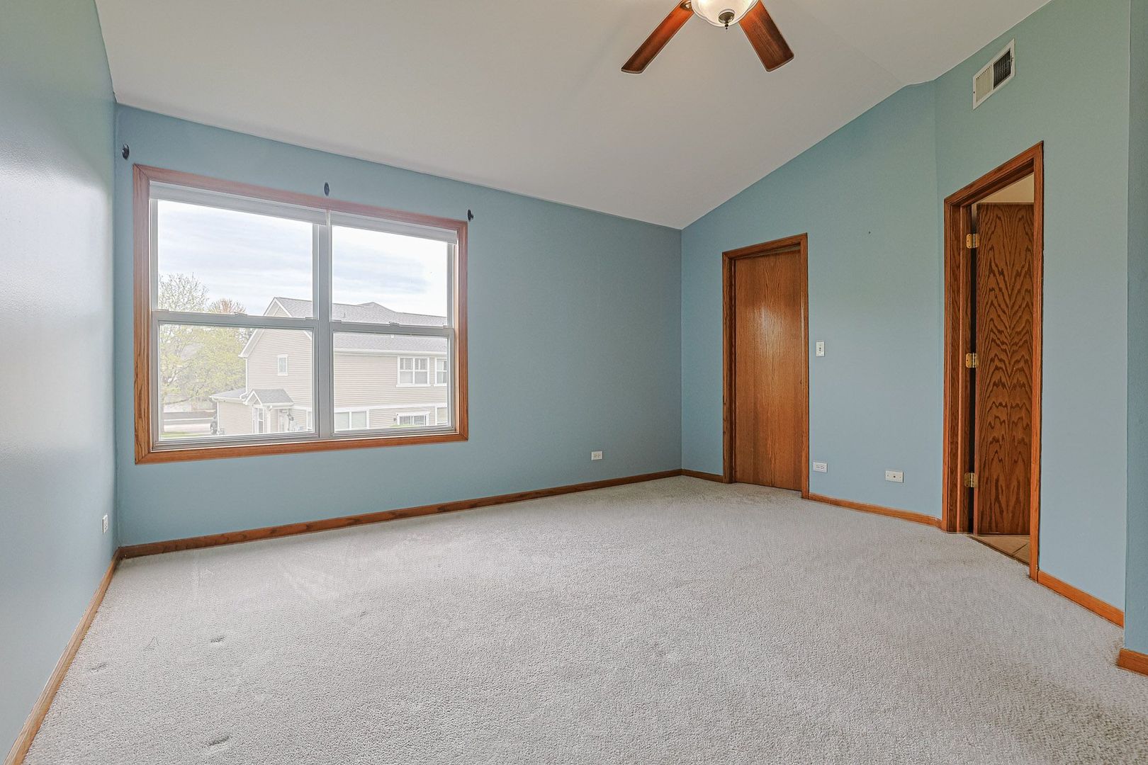 2815 POWELL Court Unit: 2815