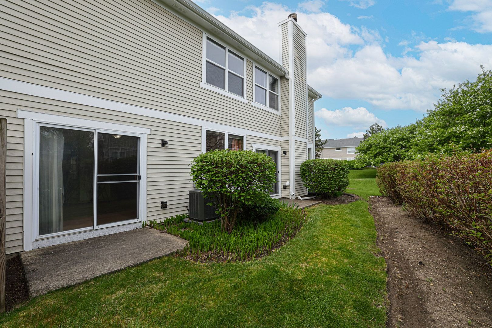 2815 POWELL Court Unit: 2815