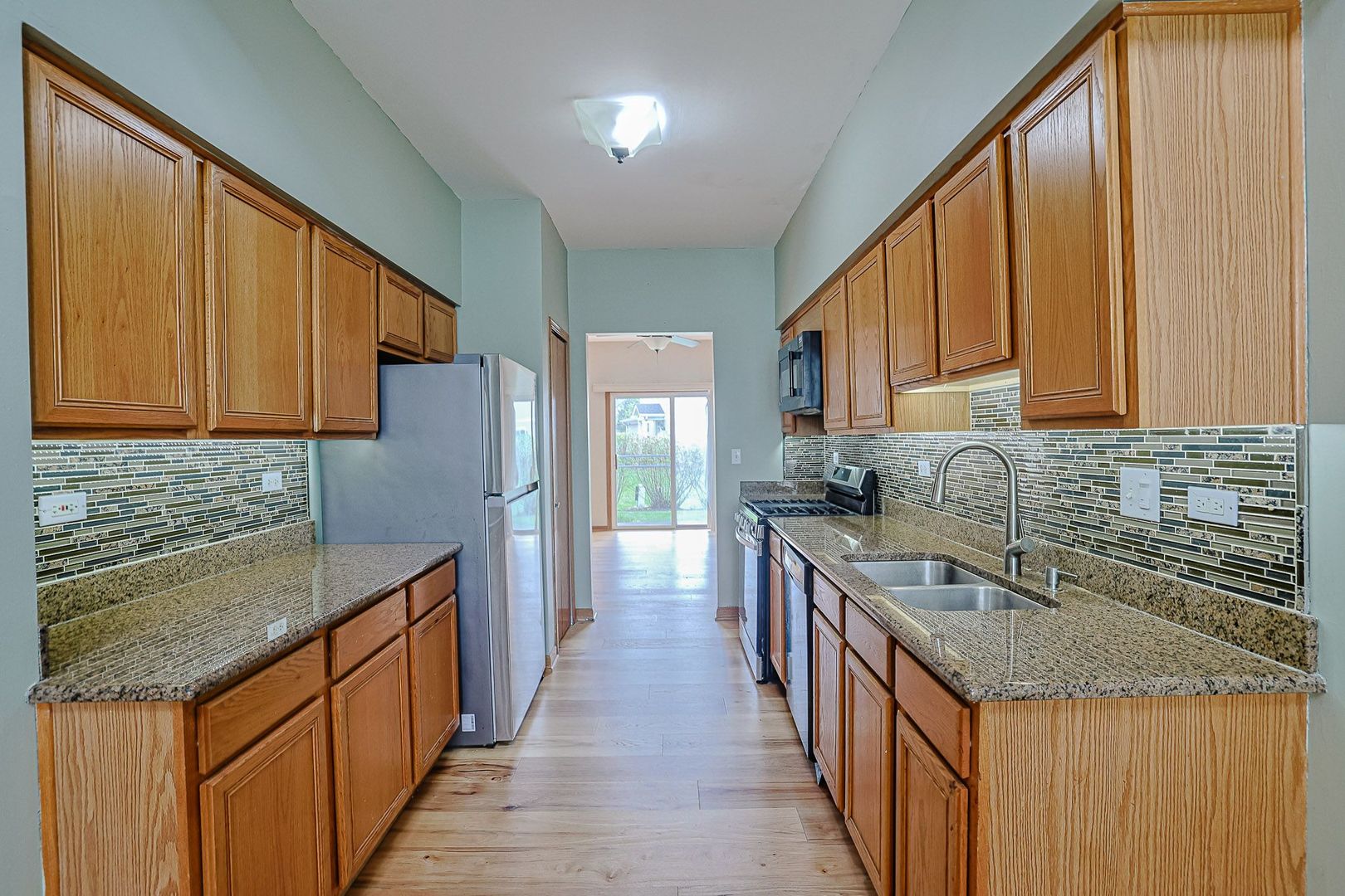 2815 POWELL Court Unit: 2815