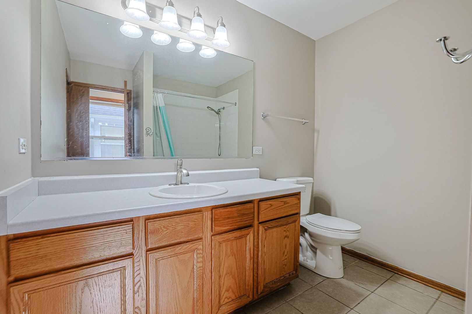 2815 POWELL Court Unit: 2815