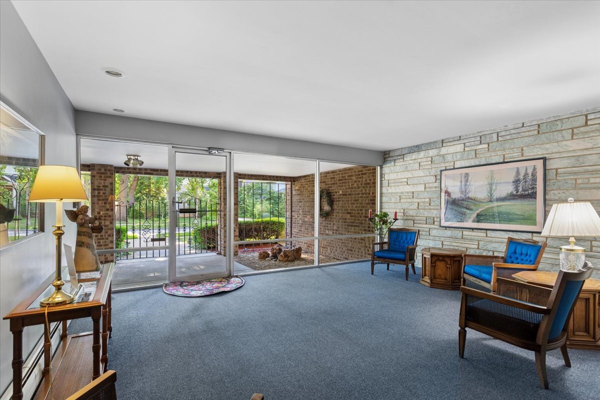 69 Lincoln Avenue Unit: 1S
