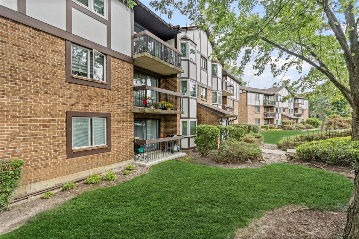 6814 Joliet Road Unit: 9