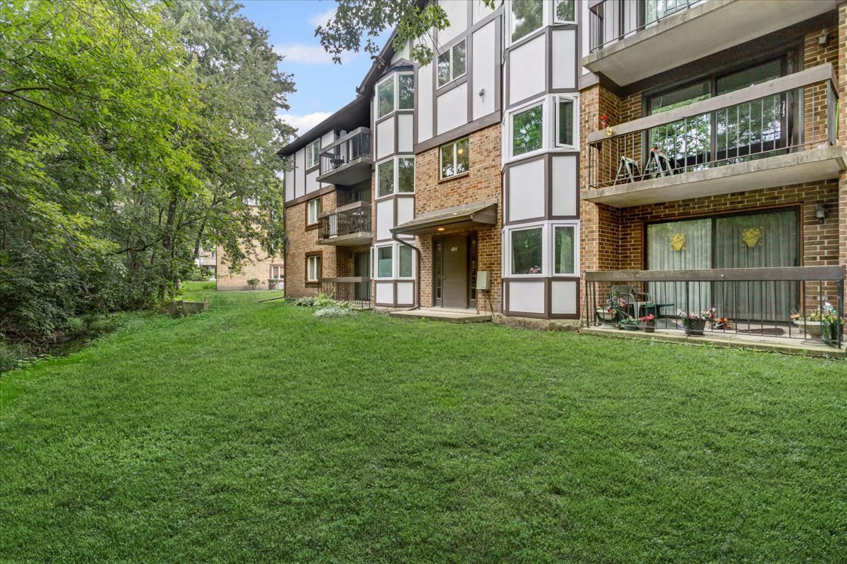 6814 Joliet Road Unit: 9