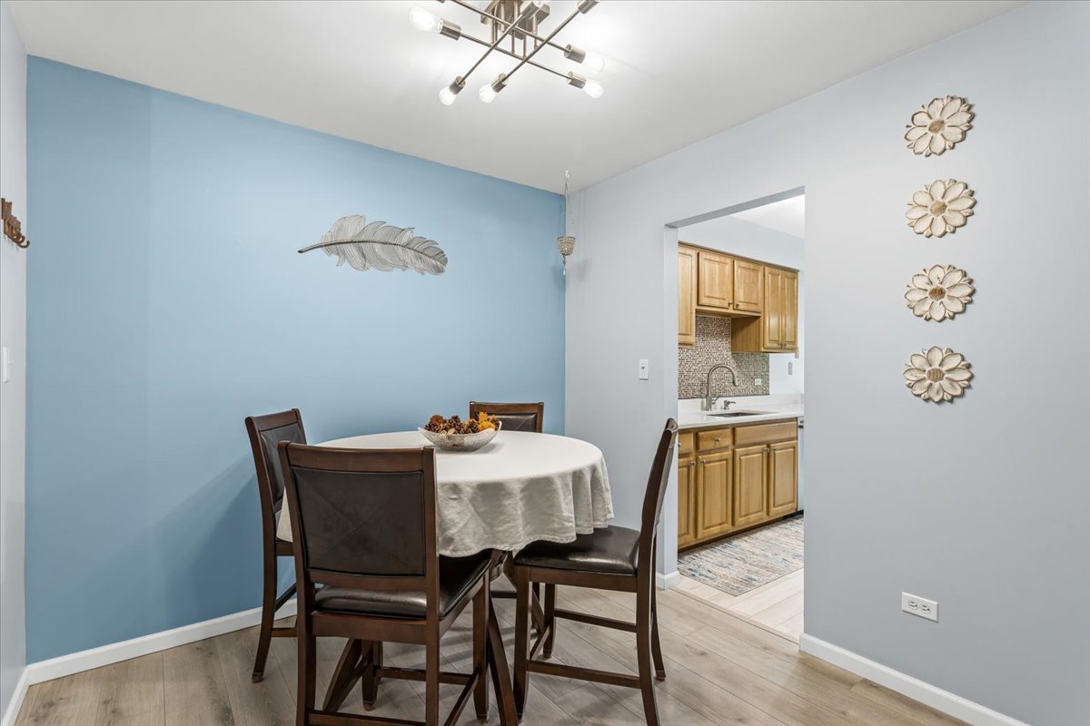 6814 Joliet Road Unit: 9