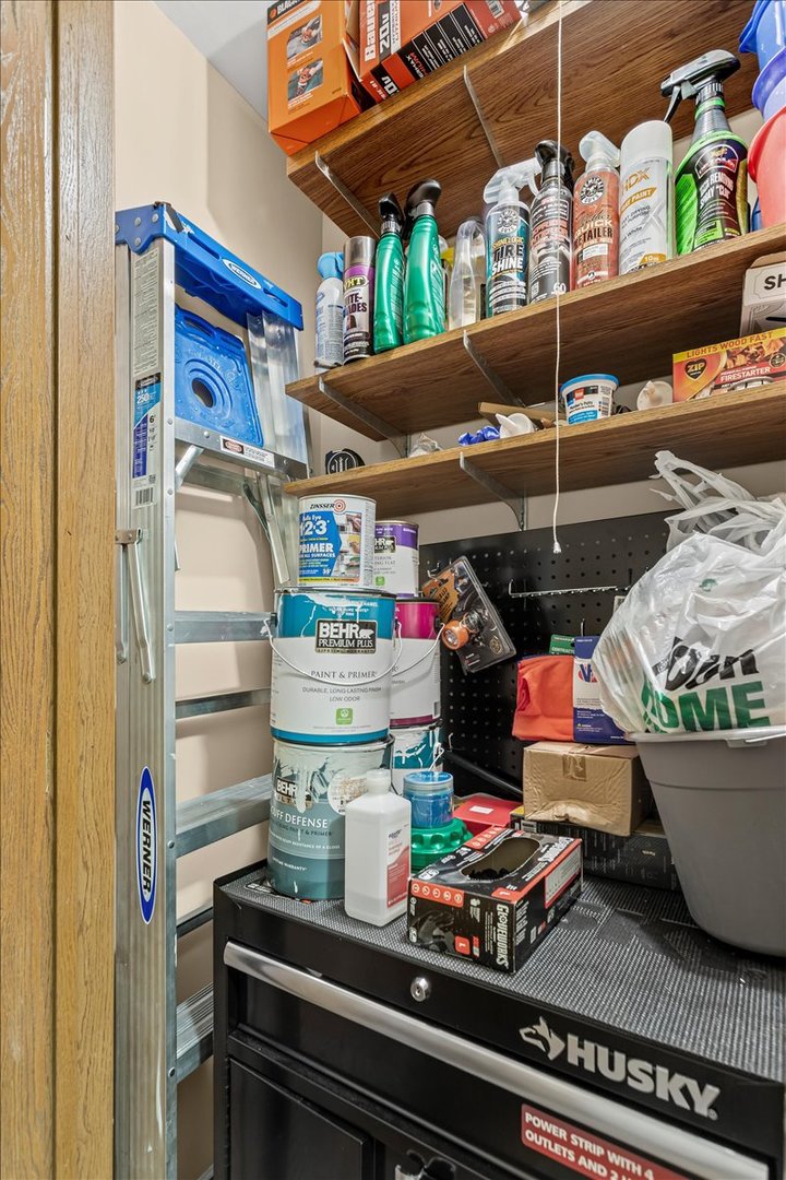 6814 Joliet Road Unit: 9