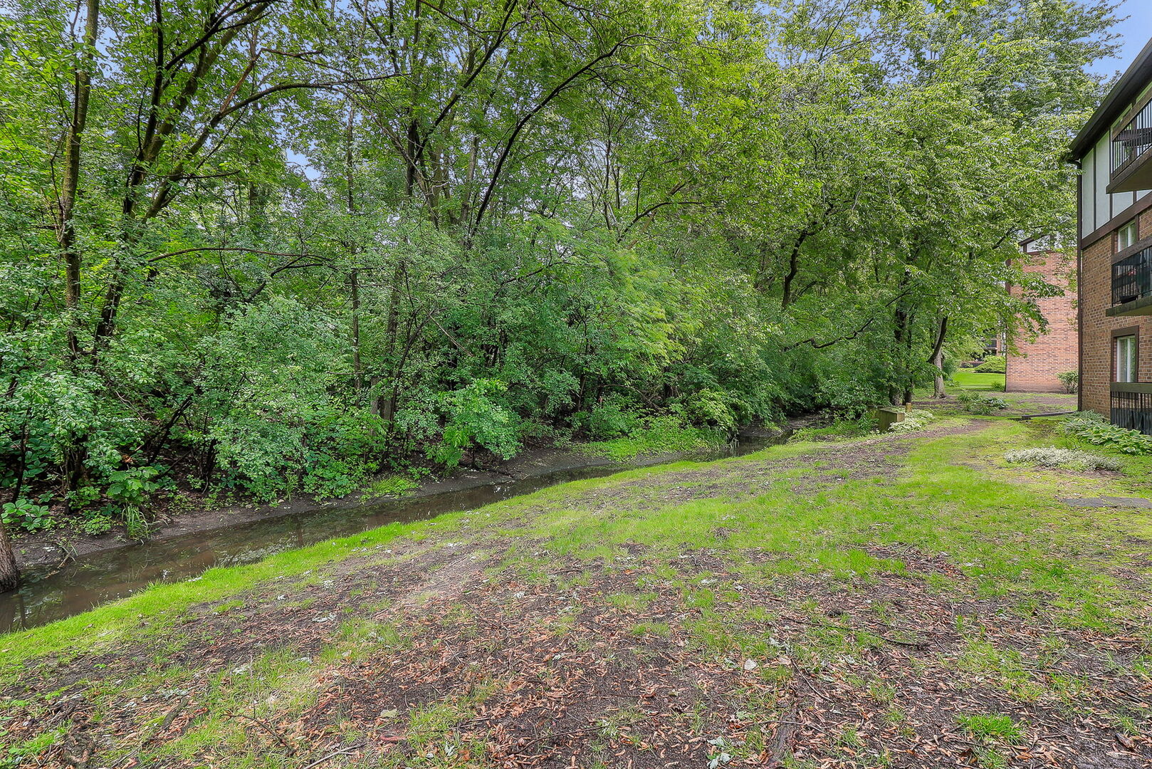 6814 Joliet Road Unit: 9