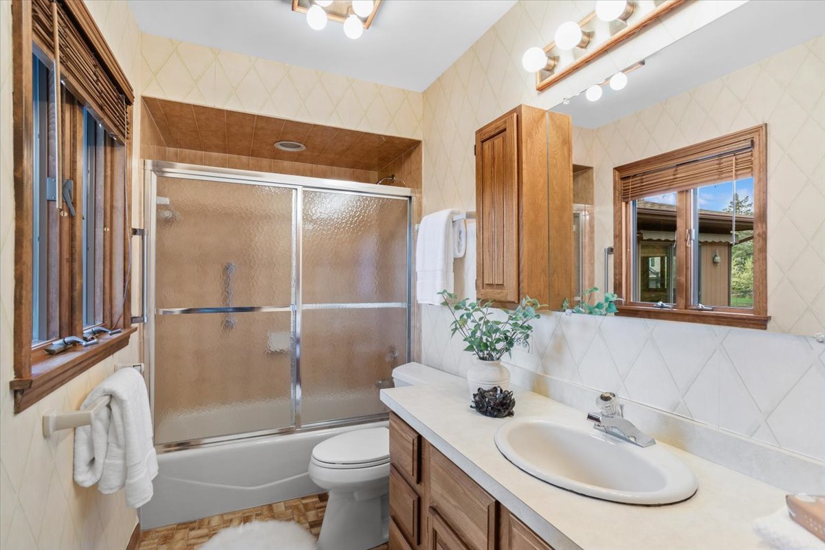 5441 S Edgewood Avenue