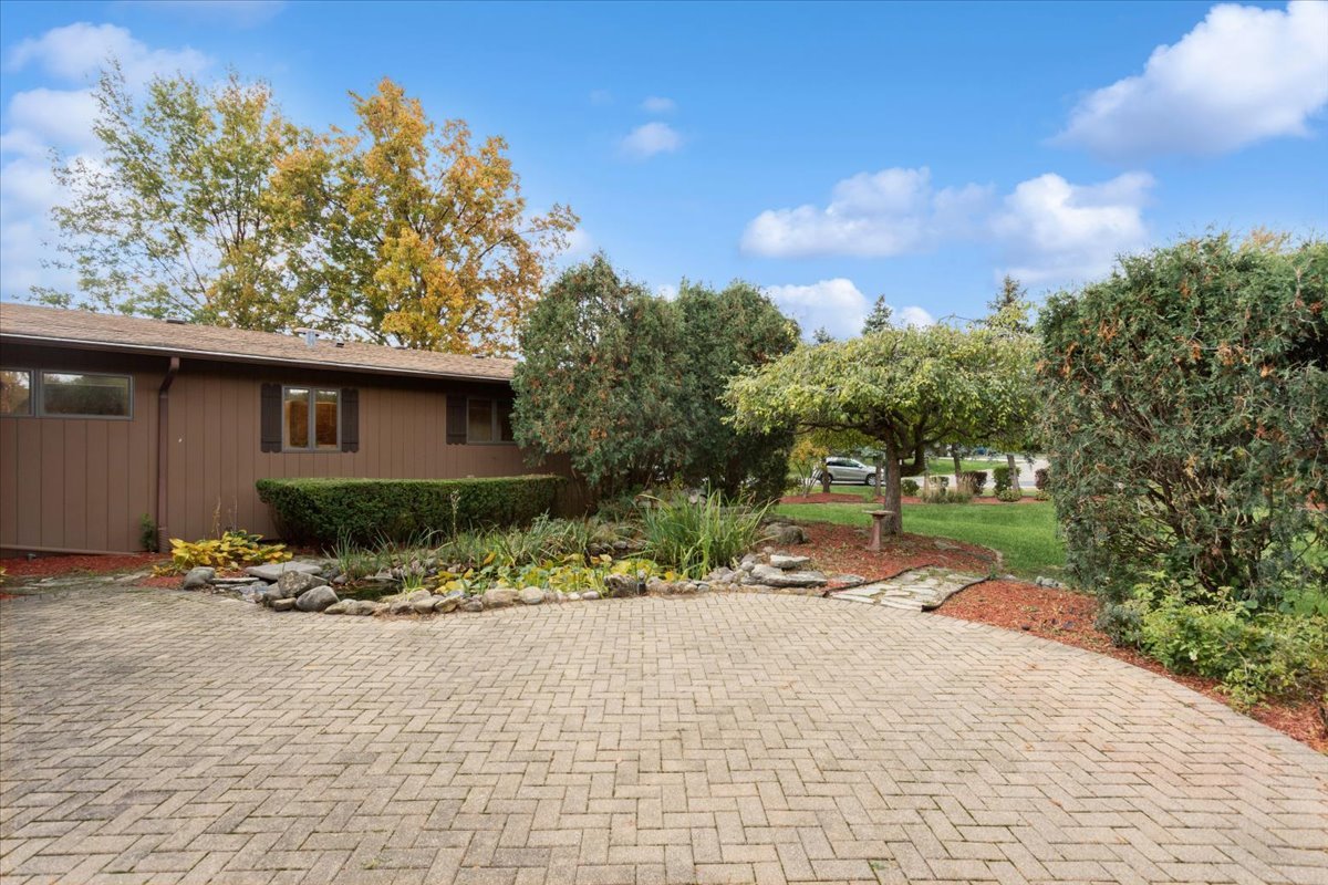 5441 S Edgewood Avenue