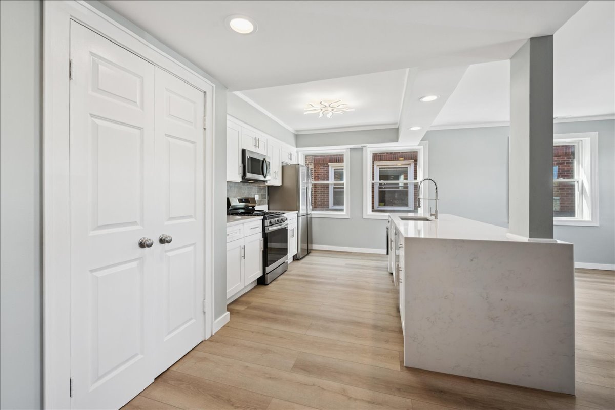 29 E Burlington Street Unit: A