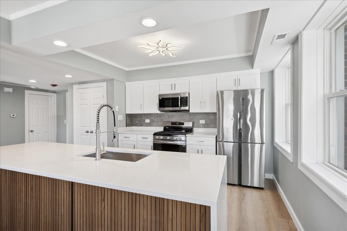 29 E Burlington Street Unit: A