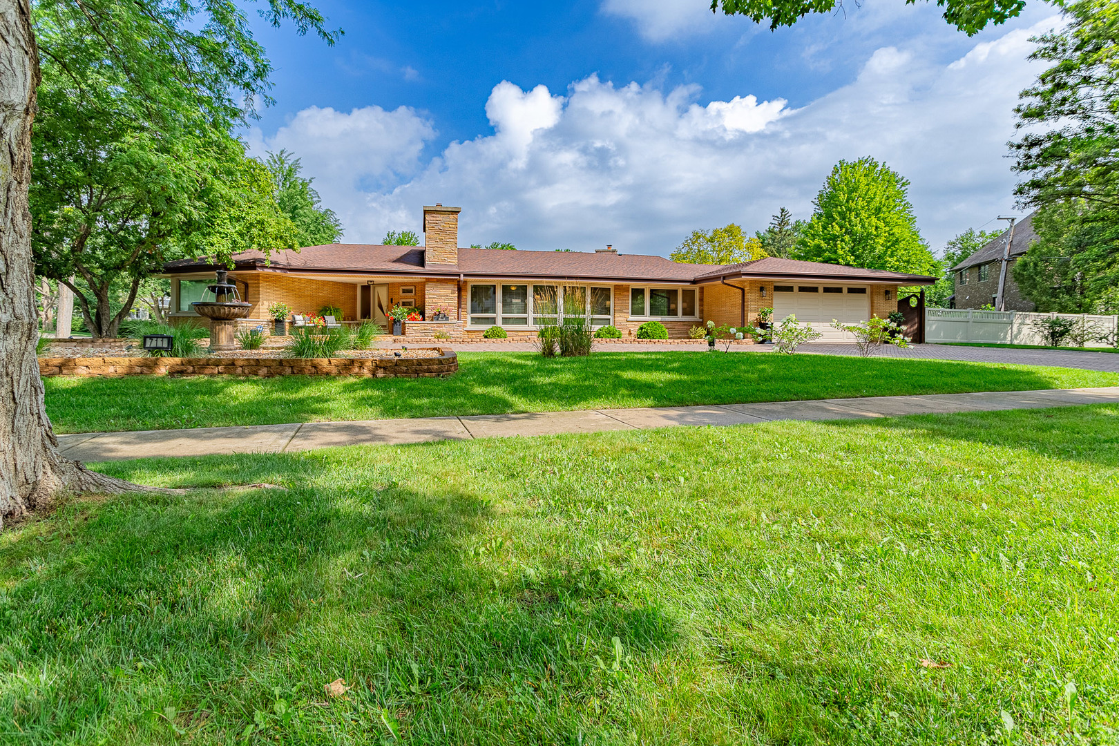 711 E Greenview Road