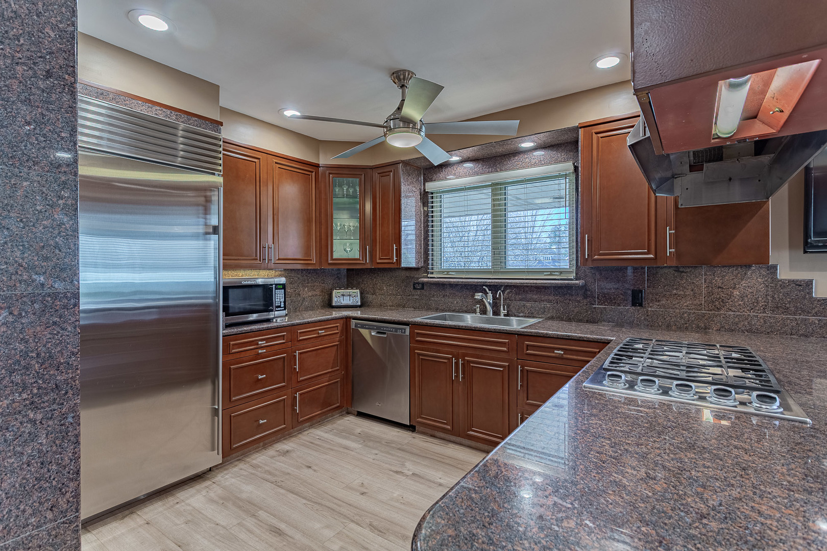 711 E Greenview Road