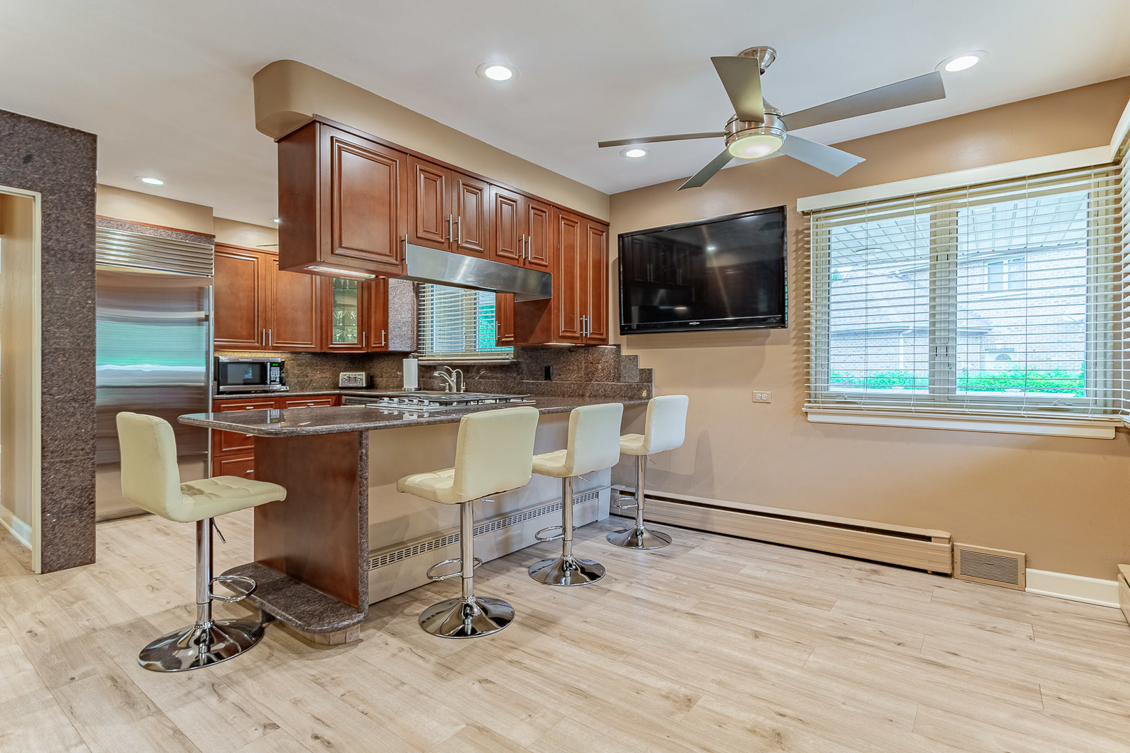 711 E Greenview Road