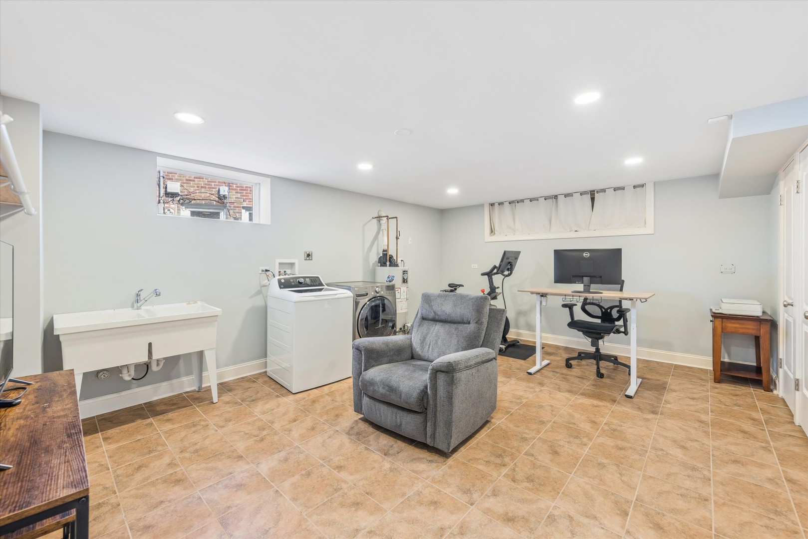271 Sunset Avenue