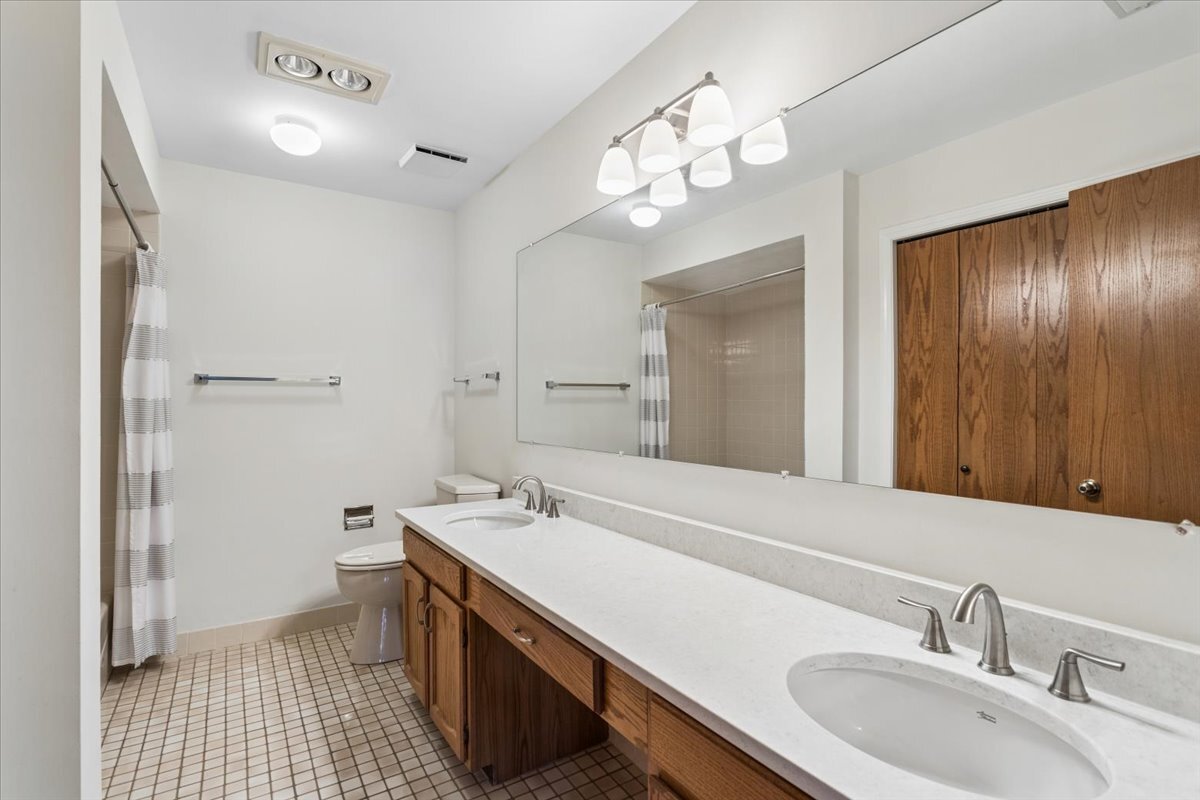 127 Acacia Circle Unit: 402
